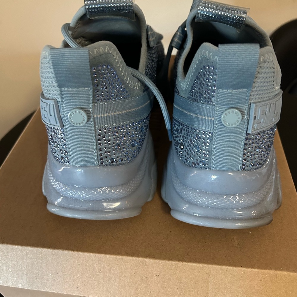 STEVE MADDEN SNEAKERS